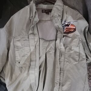Light Khaki Lightweight Shirt Jacket with Embroidered Pigeon Patch